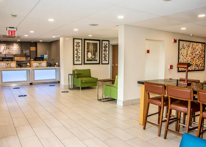 Allentown Hotels with Pool