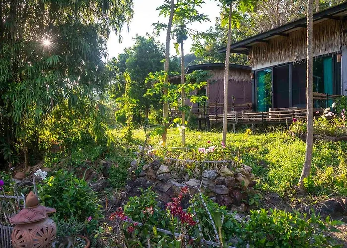 Koh Mak Beach Hotels