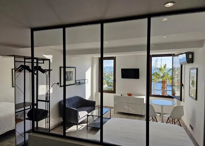 Hotels aan het Strand in Sanary-sur-Mer