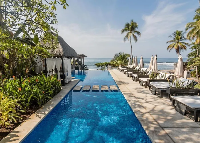 El Zonte Hotels on the beach
