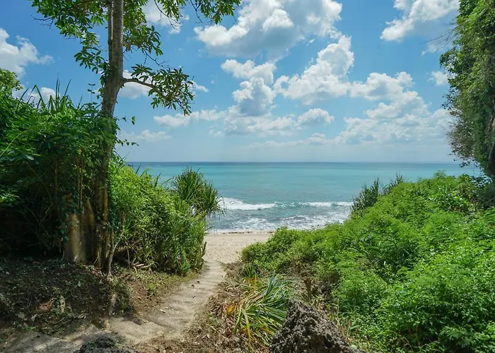 Jimbaran (Bali) Hotels on the beach