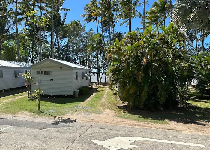 Palm Cove Beach Hotels
