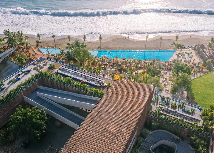 Seminyak (Bali) Beach Hotels