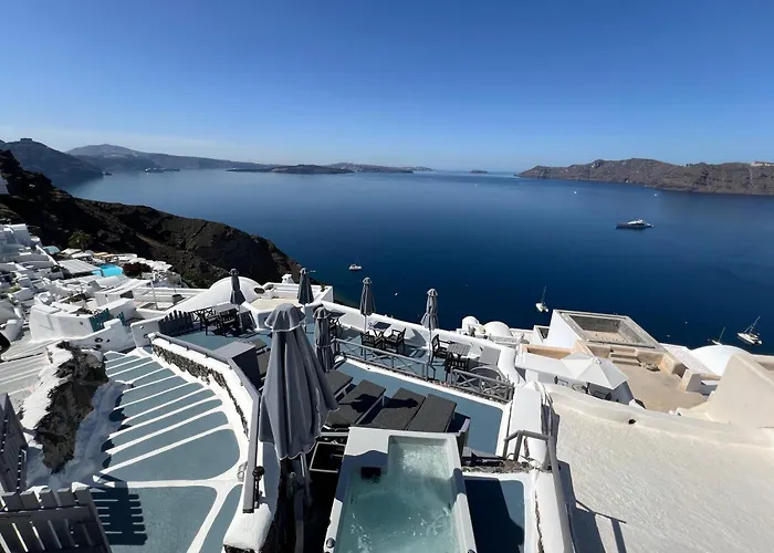 Oia (Santorini) Spa Hotels