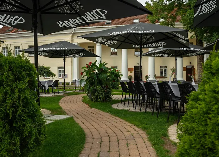 Vilnius Hotell med Pool