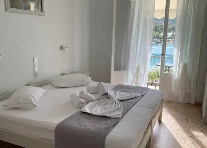 Hotels aan het Strand in Poros Town