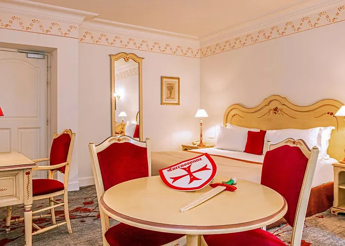 Carcasona Hoteles con piscina