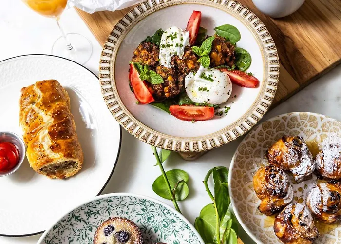 Chicago Hotels with Pool