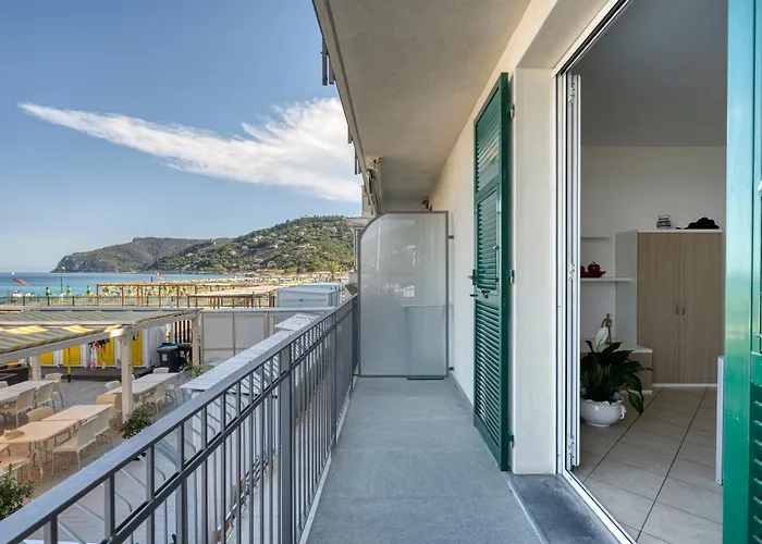 Spotorno Hotel Sulla Spiaggia