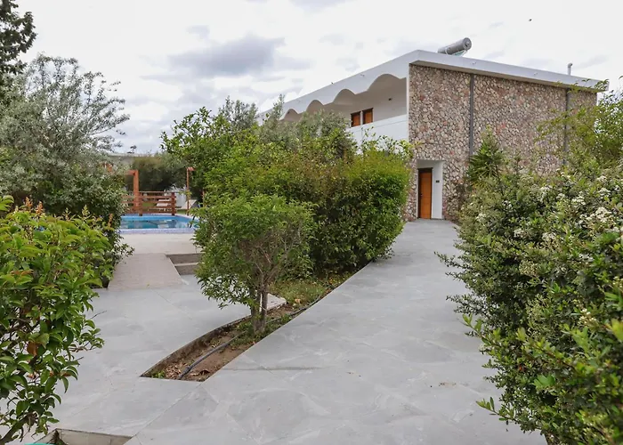 Kolymbia Hotell med Pool