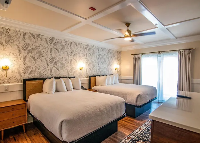 Apalachicola Hotels on the beach