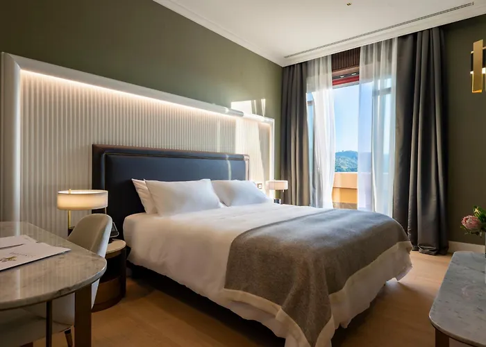 Rivazzurra Di Rimini Hotel con Piscina