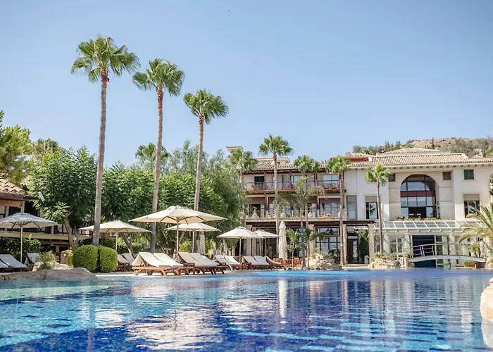 Hotels aan het Strand in Pissouri