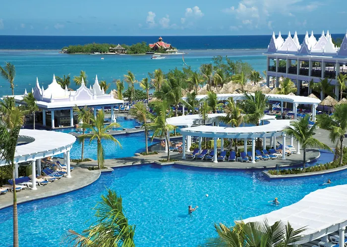 Montego Bay Hotels with Pool