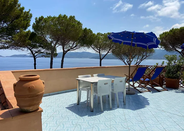 Marciana Marina (Isola d'Elba) Hotel Sulla Spiaggia