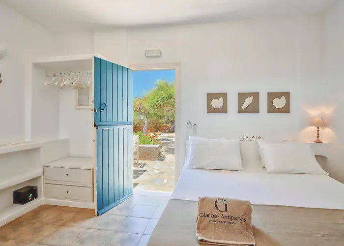 Antiparos Hotels on the beach