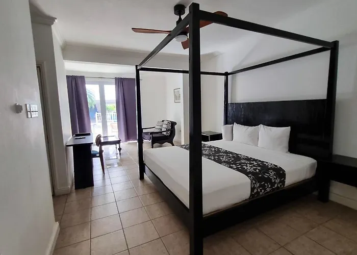 Kingston Beach Hotels