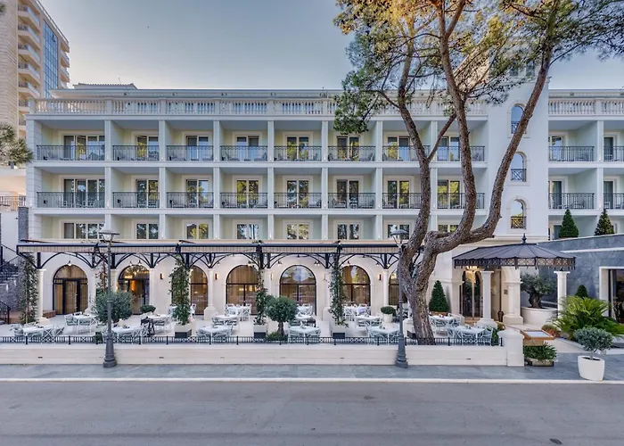 Budva Hotels with Pool