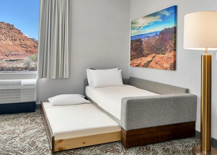 Moab Hotels with Pool