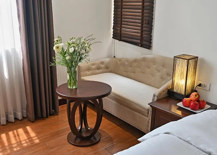 Hanoi Hotellit uima-altaalla