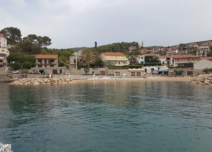 Jelsa (Hvar) Strandhotels