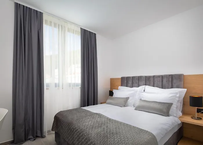 Baska Voda Beach Hotels